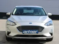 Käytetty Ford Focus Cool & Connect 101 HP (74 kW) 2020 Hopea Sedan