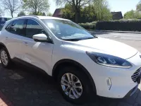 Gebraucht Ford Kuga Titanium 152 PS (111 kW) 2022 Frostweiß SUV