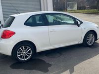 Gebraucht Toyota Auris 99 PS (72 kW) 2009 Weiß Kleinwagen