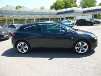 Gebraucht Opel Astra GTC Innovation 140 PS (102 kW) 2013 Schwarz Coupé