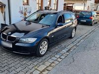 Gebraucht BMW 320 163 PS (119 kW) 2007 Blau Kombi