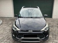 Gebraucht Hyundai i20 Active 120 PS (88 kW) 2016 Schwarz Kleinwagen