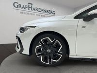 Gebraucht VW Golf VIII R-line 150 PS (110 kW) 2025 Weiß Kombi