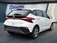 Gebraucht Hyundai i20 Select 79 PS (58 kW) 2025 Atlas white Kleinwagen