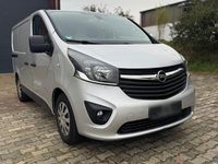 Gebraucht Opel Vivaro 145 PS (106 kW) 2016 Silber Van / Kleinbus