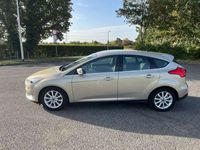 gebraucht Ford Focus Titanium *8-fach bereift*