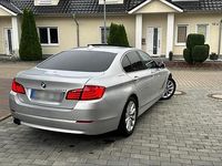 Gebraucht BMW 523 204 PS (150 kW) 2010 Silber Limousine
