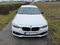 Gebraucht BMW 320 Sport Line 163 PS (119 kW) 2017 Schwarz Limousine