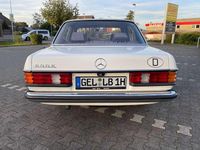 Gebraucht Mercedes E230 136 PS (100 kW) 1984 Weiss Limousine