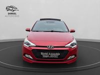 Gebraucht Hyundai i20 120 PS (88 kW) 2016 Rot Limousine
