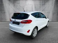 Gebraucht Ford Fiesta 101 PS (74 kW) 2018 Frostweiß Kleinwagen