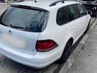 Gebraucht VW Golf VI 102 PS (75 kW) 2010 Weiß Kleinwagen