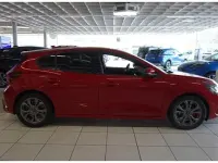 Gebraucht Ford Focus ST-Line 125 PS (91 kW) 2024 Rot Limousine