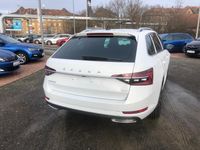 Gebraucht Skoda Superb LAURIN & KLEMENT 200 PS (147 kW) 2021 Moonweiss metallic met. moonweiss metallic met. Kombi