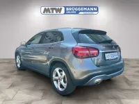 Gebraucht Mercedes GLA180 Business 122 PS (89 kW) 2020 Met. (grau SUV