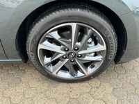 Gebraucht Hyundai i30 Advantage 140 PS (102 kW) 2022 Andere farbe Kleinwagen
