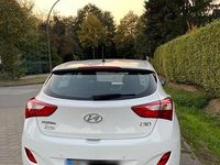 Gebraucht Hyundai i30 Edition 110 PS (80 kW) 2014 Weiß Coupé