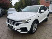 Gebraucht VW Touareg Basis 231 PS (169 kW) 2019 Weiß SUV