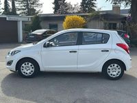 Gebraucht Hyundai i20 Edition 86 PS (63 kW) 2014 Weiß Kleinwagen