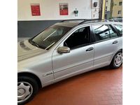 Gebraucht Mercedes 220 143 PS (105 kW) 2002 Silber Kombi