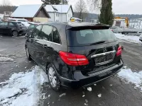 Gebraucht Mercedes B180 109 PS (80 kW) 2014 Schwarz Kleinwagen