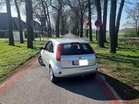 Gebraucht Ford Fiesta Ambiente 60 PS (44 kW) 2008 Silber Limousine