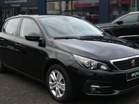 Gebraucht Peugeot 308 Active 110 PS (80 kW) 2021 Perla nera schwarz Limousine