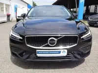 Gebraucht Volvo V60 163 PS (119 kW) 2024 Onyx black Kombi