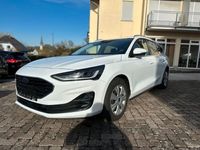 Gebraucht Ford Focus Titanium 120 PS (88 kW) 2023 Weiß Limousine