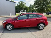 Gebraucht Ford Focus Trend 101 PS (74 kW) 2016 Rot Limousine