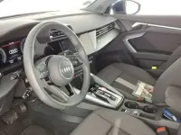 Gebraucht Audi A3 Ambiente 150 PS (110 kW) 2025 Navarrablau metallic Limousine