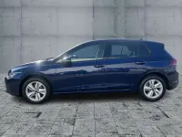 Gebraucht VW Golf VIII Life 131 PS (96 kW) 2023 Blau Limousine