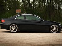 Gebraucht BMW 325 220 PS (161 kW) 2008 Schwarz Coupé