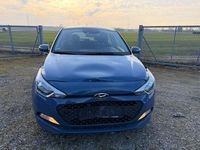Gebraucht Hyundai i20 Trend 84 PS (61 kW) 2017 Blau Limousine