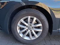 Gebraucht VW Passat Comfortline 150 PS (110 kW) 2017 Grau Kombi