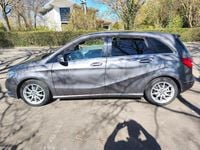 Usado Mercedes B200 156 HP (114 kW) 2013 Cinzento Monovolume