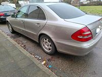Gebraucht Mercedes E220 150 PS (110 kW) 2002 Grau Limousine