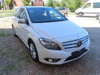 Gebraucht Mercedes B180 122 PS (89 kW) 2012 Weiß Van / Kleinbus