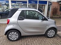 Gebraucht Smart ForTwo Cabrio 71 PS (52 kW) 2019 Tridion cool silver (metallic) Cabrio