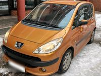 Gebraucht Peugeot 1007 73 PS (53 kW) 2005 Gold Van / Kleinbus