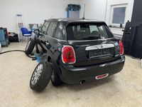 Gebraucht Mini Cooper Chili 136 PS (100 kW) 2015 Midnight black metallic Kleinwagen