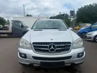 Gebraucht Mercedes ML320 224 PS (164 kW) 2007 Silber SUV