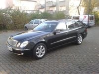 Gebraucht Mercedes E220 Elegance 150 PS (110 kW) 2004 Schwarz metallic Kombi
