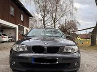 Gebraucht BMW 118 122 PS (89 kW) 2005 Grau Kleinwagen