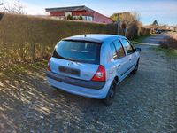 Gebraucht Renault Clio II 75 PS (55 kW) 2004 Silber Kleinwagen