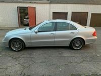 Gebraucht Mercedes E240 Avantgarde 177 PS (130 kW) 2004 Silber Limousine