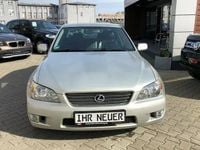 Second-hand Lexus IS200 155 CP (114 kW) 2002 Argintiu Berlinǎ
