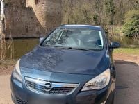 Gebraucht Opel Astra 101 PS (74 kW) 2010 Blau Limousine