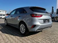 Neu Kia Ceed 140 PS (102 kW) 2025 Verschiedene farben Kleinwagen