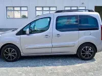 Gebraucht Peugeot Partner Tepee Allure 120 PS (88 kW) 2015 Grün Van / Kleinbus